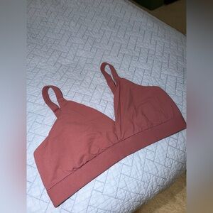 SKIMS FITS EVERYBODY TRIANGLE BRALETTE